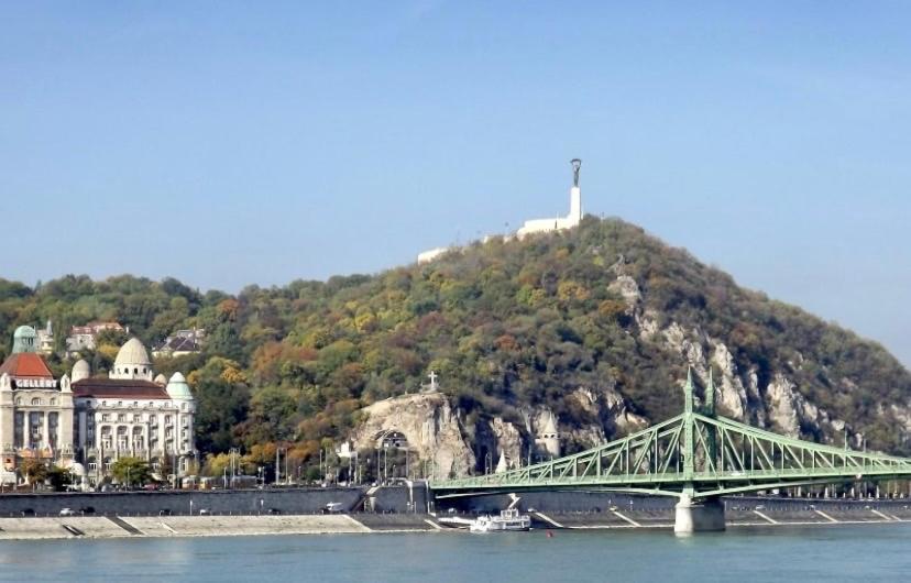 Danube Royal De Lux, Budapest